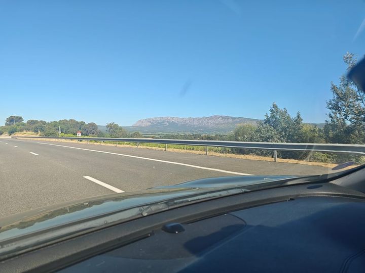 A smooth, well-maintained French autoroute